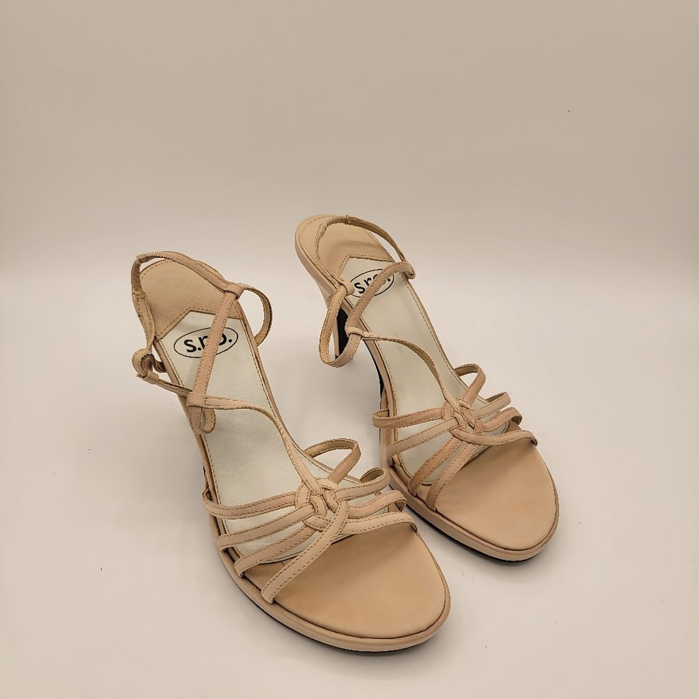 S.R.O. Sandals in Champagne - Size 7.5